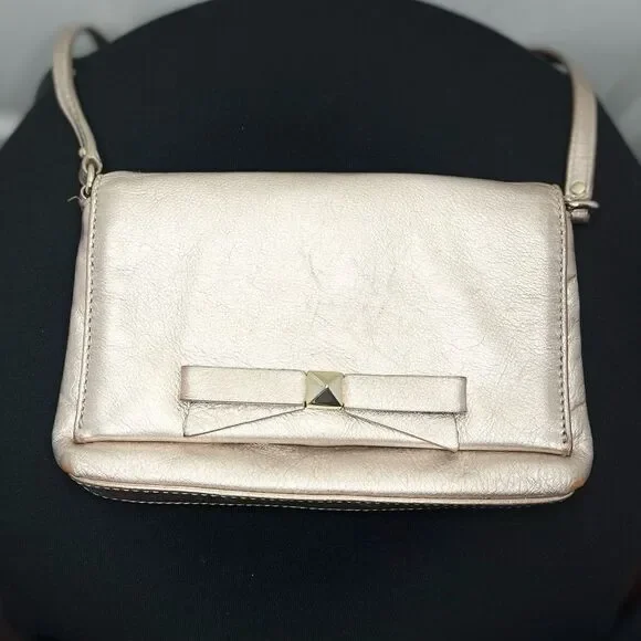 Kate Spade Leather Metallic purse​​​ - Picture 2 of 16